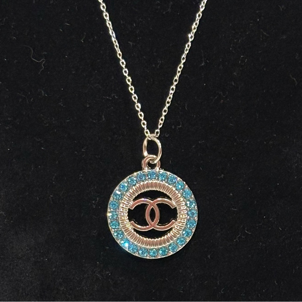 🔥LS-Chanel Stamped Zipper pull on unbranded beautiful silver chain